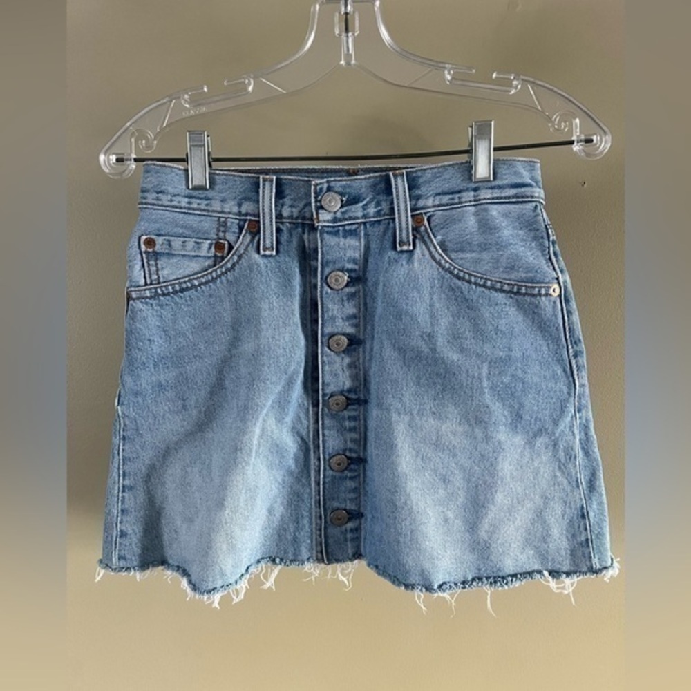 Levi’s Denim Button-Front Skirt